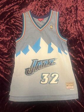 Mitchell & Ness Utah Jazz Light Blue Denim Retro Jersey - #32 Karl Malone